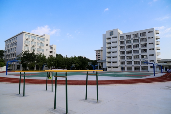 廣廈操場.jpg