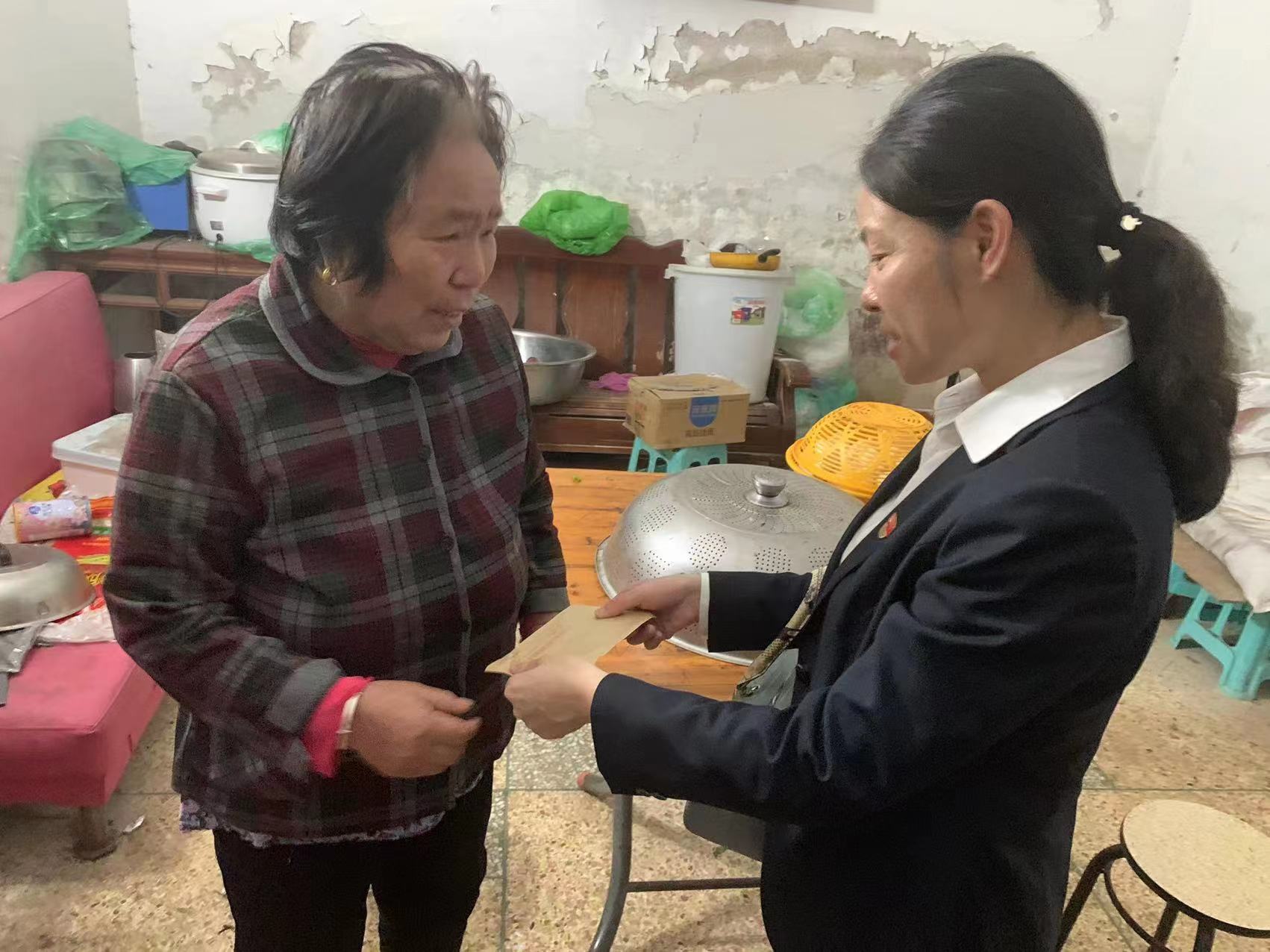 鮀濱職校黨員家訪 (2).jpg